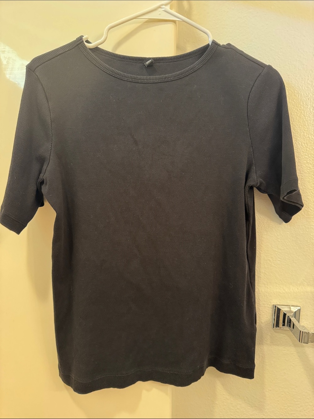 Uniqlo Classic Short Sleeve Black Tee size XL